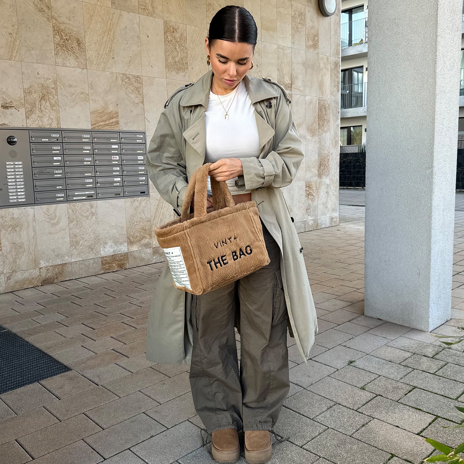 FLUFFY TOTE BAG - BRAUN